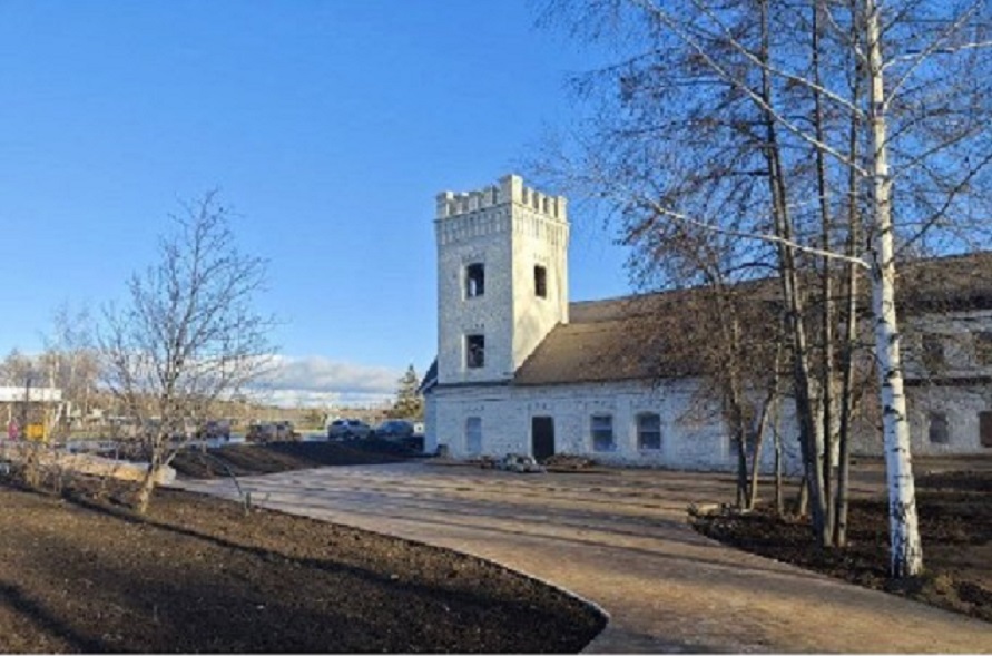 В Менделеевске завершается реставрация уникального старинного здания