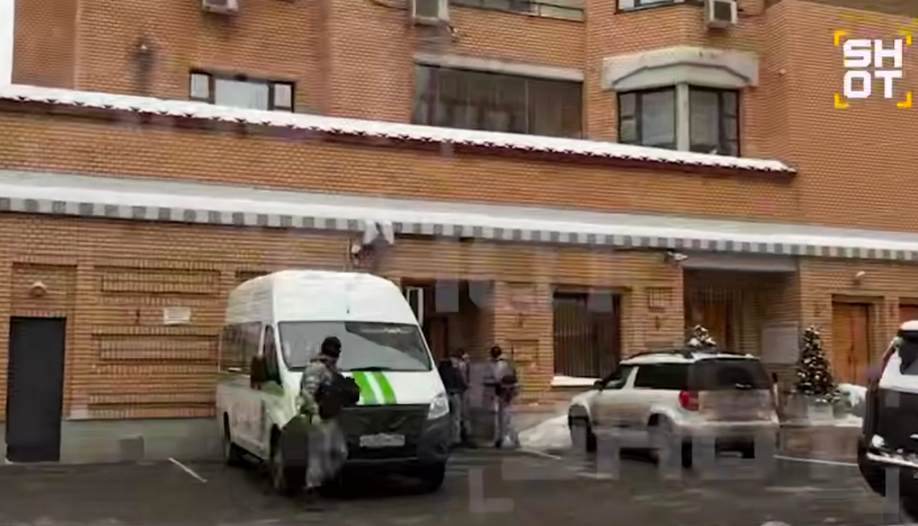 Приставы приехали в квартиру Долиной, чтобы выселить певицу