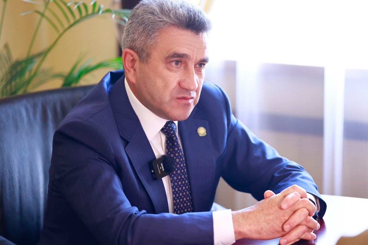 Хадиуллин: «Школьной программы достаточно, чтобы сдать ГИА без репетиторов»