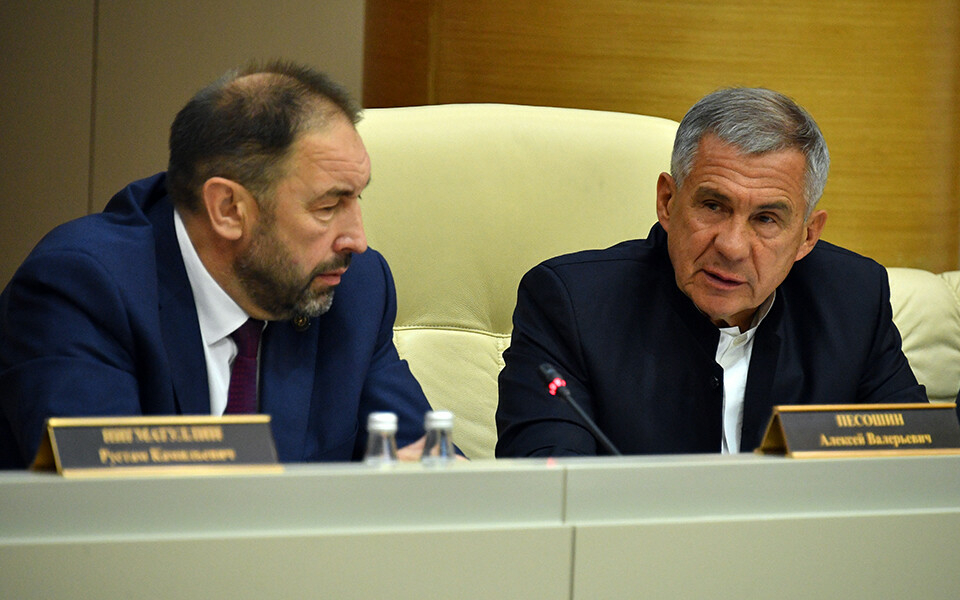 К Минниханову и Песошину обратились 32 тысячи татарстанцев