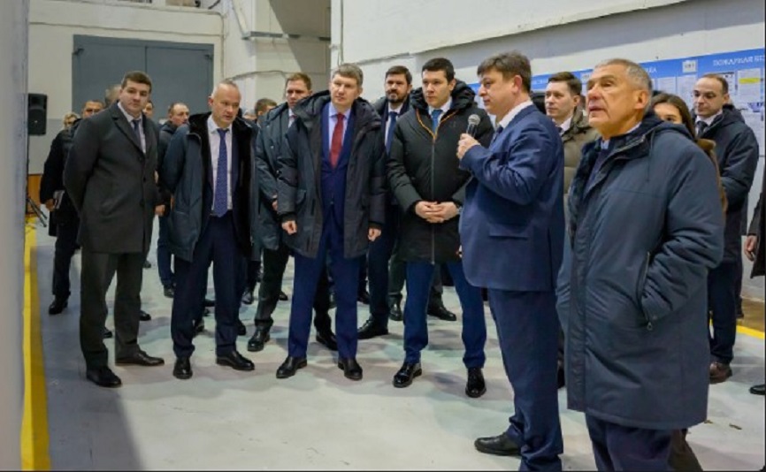 Минниханов и российские министры побывали на Казанском авиационном заводе