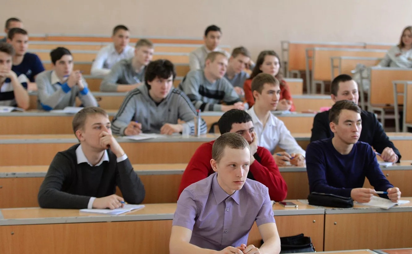 В России планируют ограничить количество платных мест в колледжах