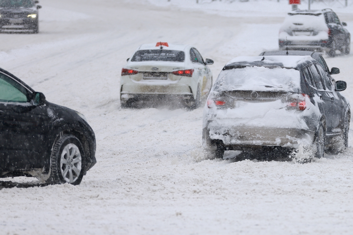 Татарстанцев предупредили о сильной метели и ухудшении видимости на дорогах
