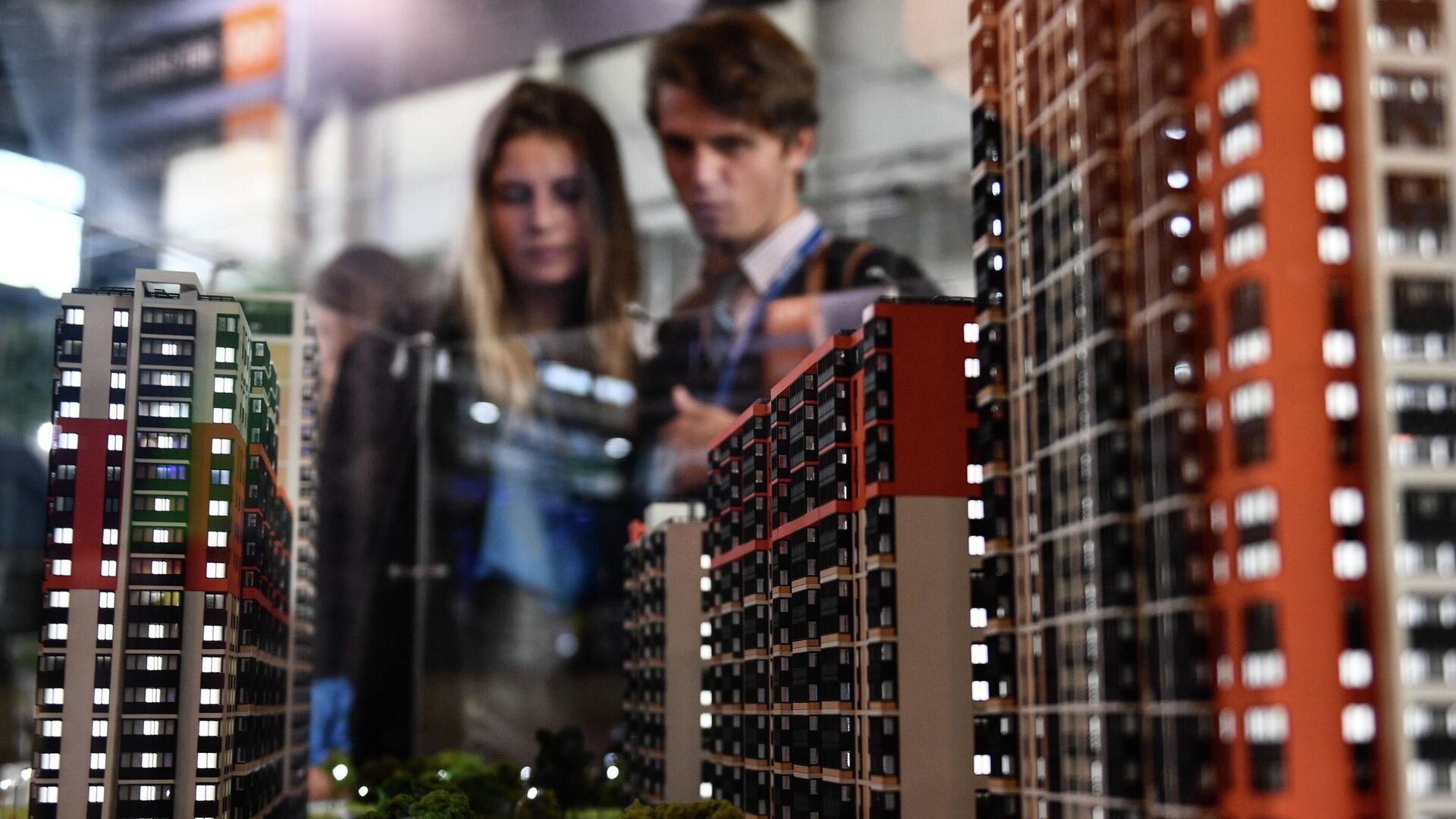 С 1 февраля оба супруга станут обязательными созаемщиками по семейной ипотеке