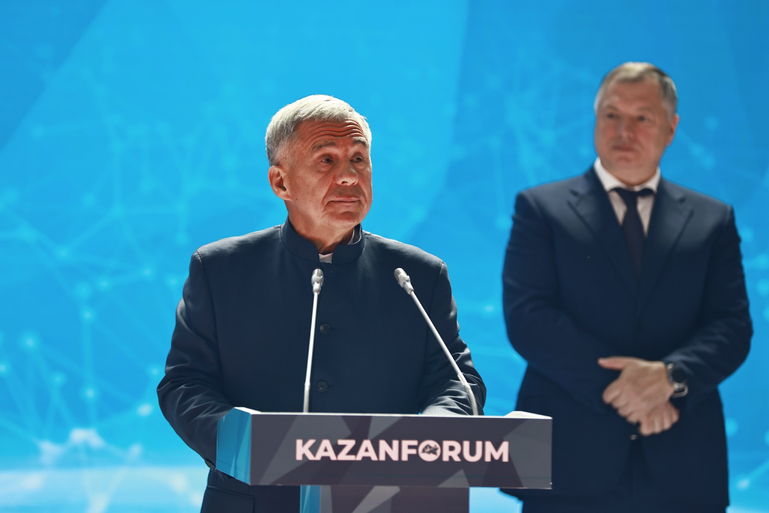 Минниханов стал лидером среди глав регионов ПФО в 2025 году