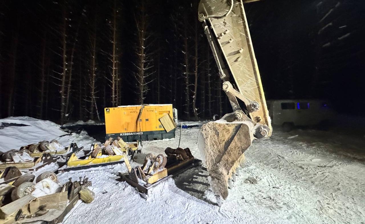 Монтажник погиб под ковшом экскаватора на стройке в Татарстане