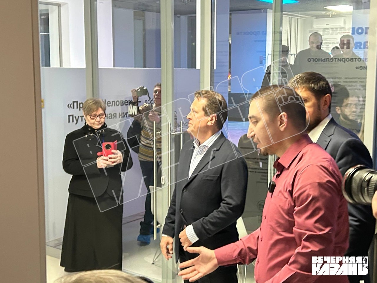 Выставку «Приюта человека» в Казани поддержал Ильсур Метшин