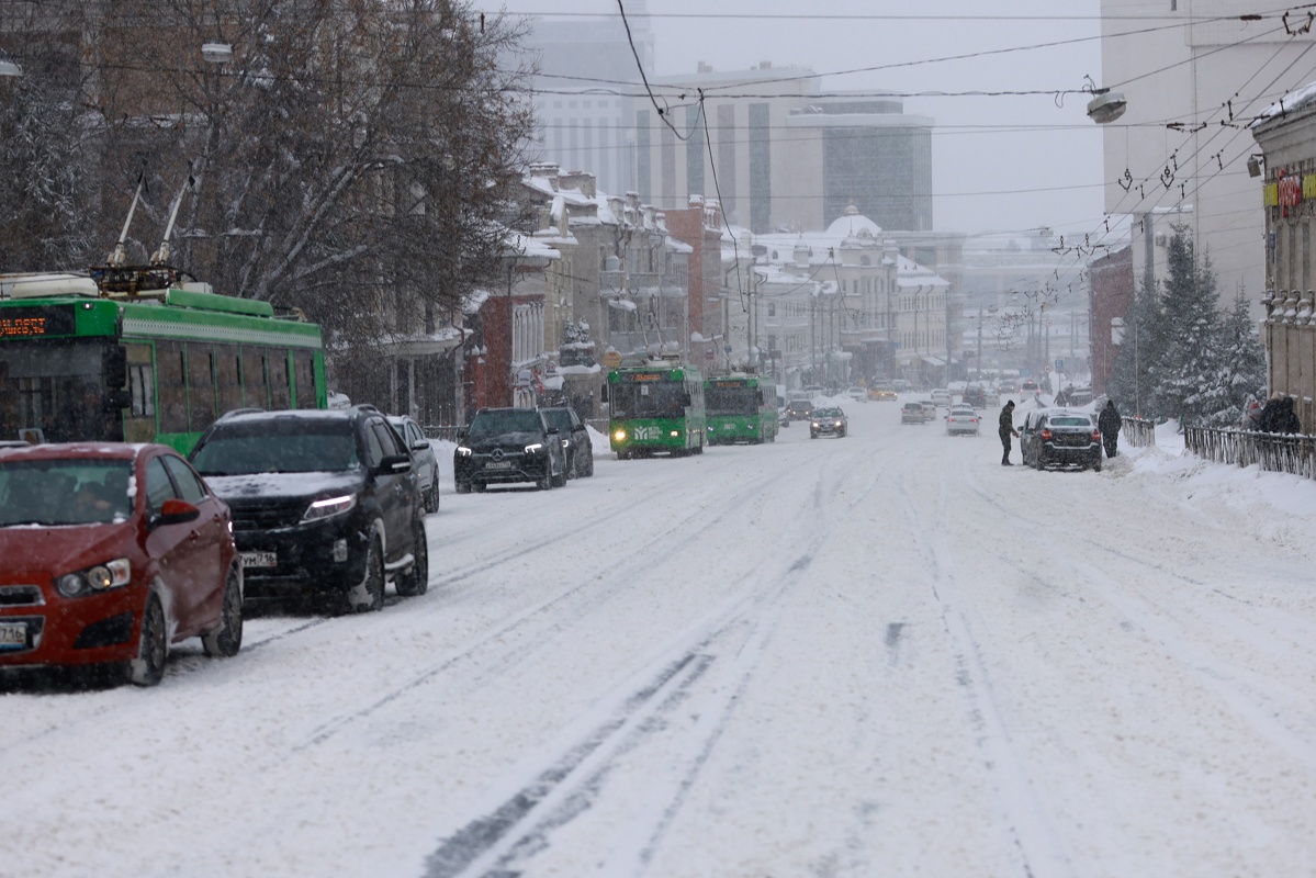 Татарстанских водителей предупредили об ограничении движения из-за метели