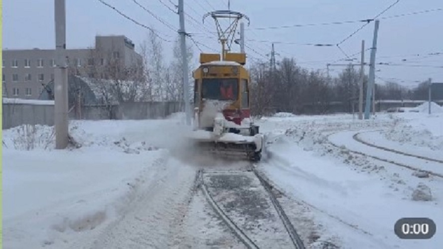 С начала плана «Буран» в Казани очистили около 400 километров трамвайных путей