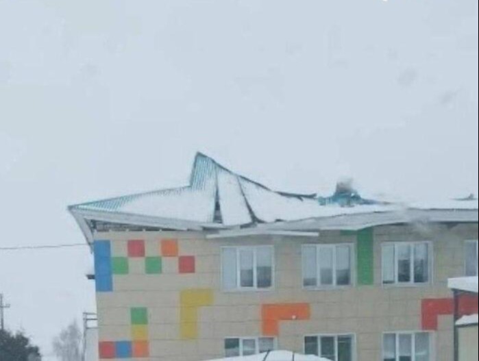 Крыша обвалилась в детсаду в Татарстане, через год после дорогого капремонта