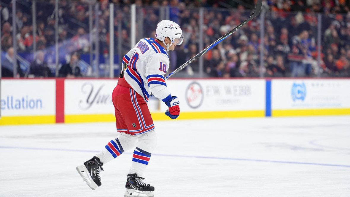 Агент Черных прокомментировал несостоявшийся переход Панарина в «Каролину»