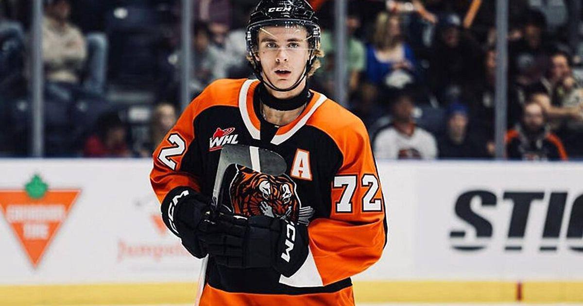 Потенциальному первому номеру драфта НХЛ грозит до 20 лет тюрьмы