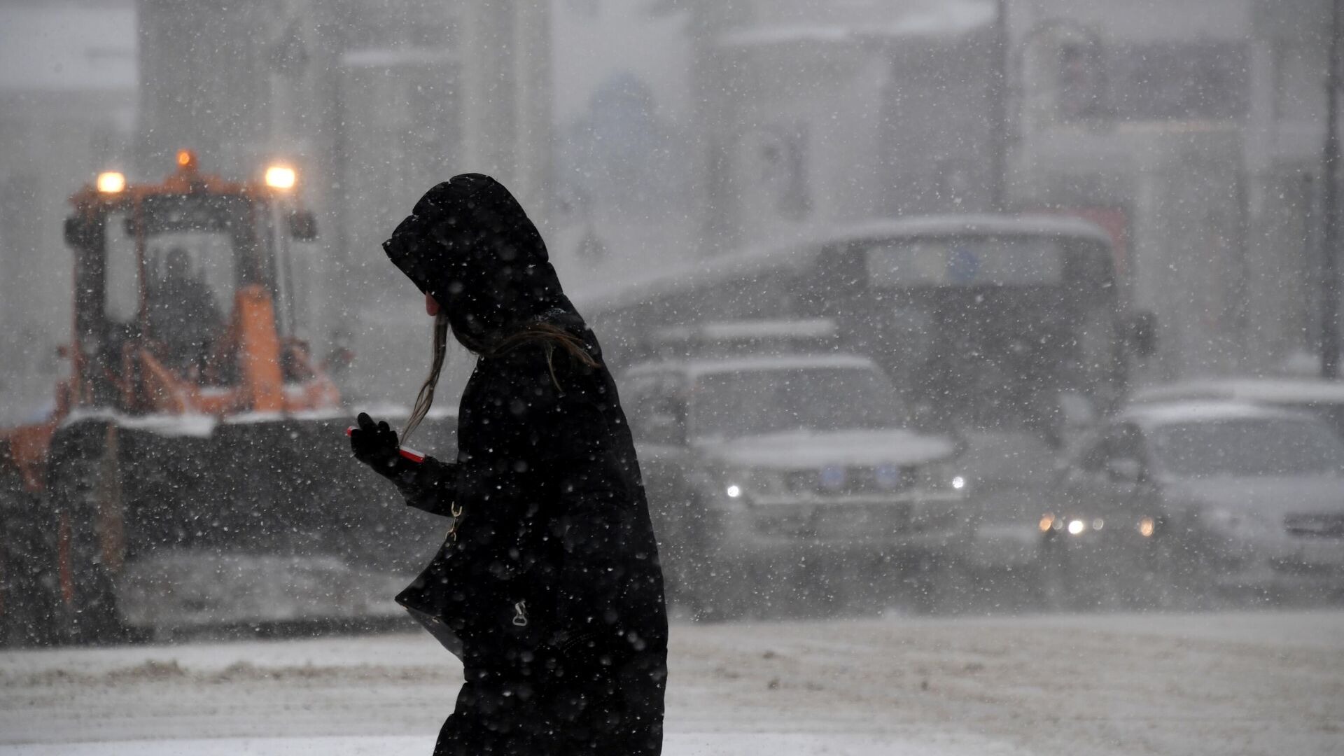 ГАИ Казани предупреждает автомобилистов о метели на дорогах