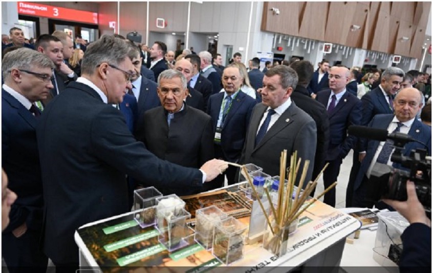 Рустам Минниханов посетил сельскохозяйственную выставку «Казань Агро — 2026»