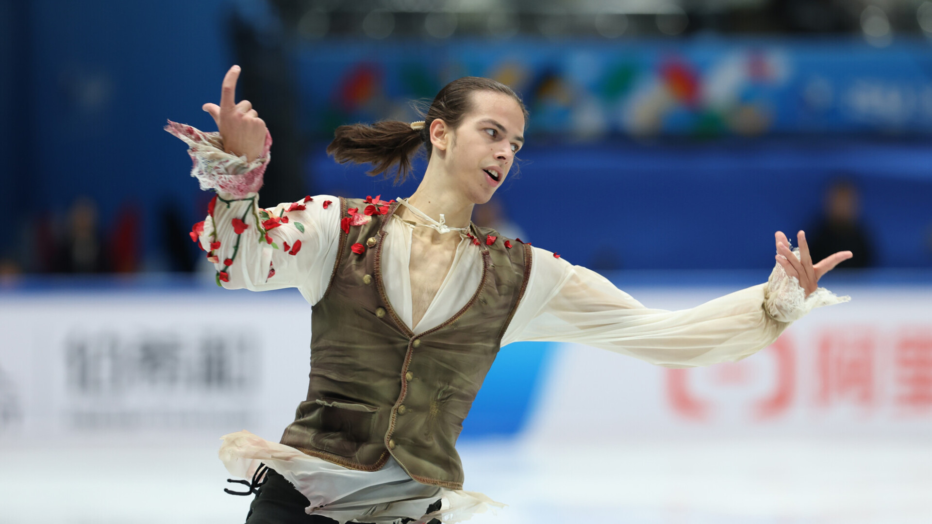 Гуменник рассказал, чего ему не хватает в Олимпийской деревне