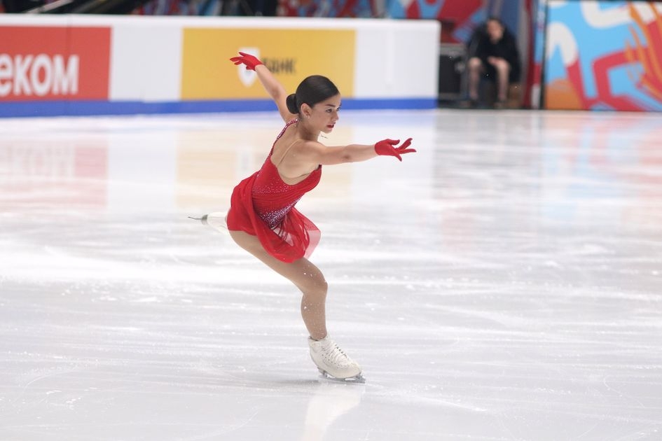 Фигуристка Аделия Петросян прилетела в Милан