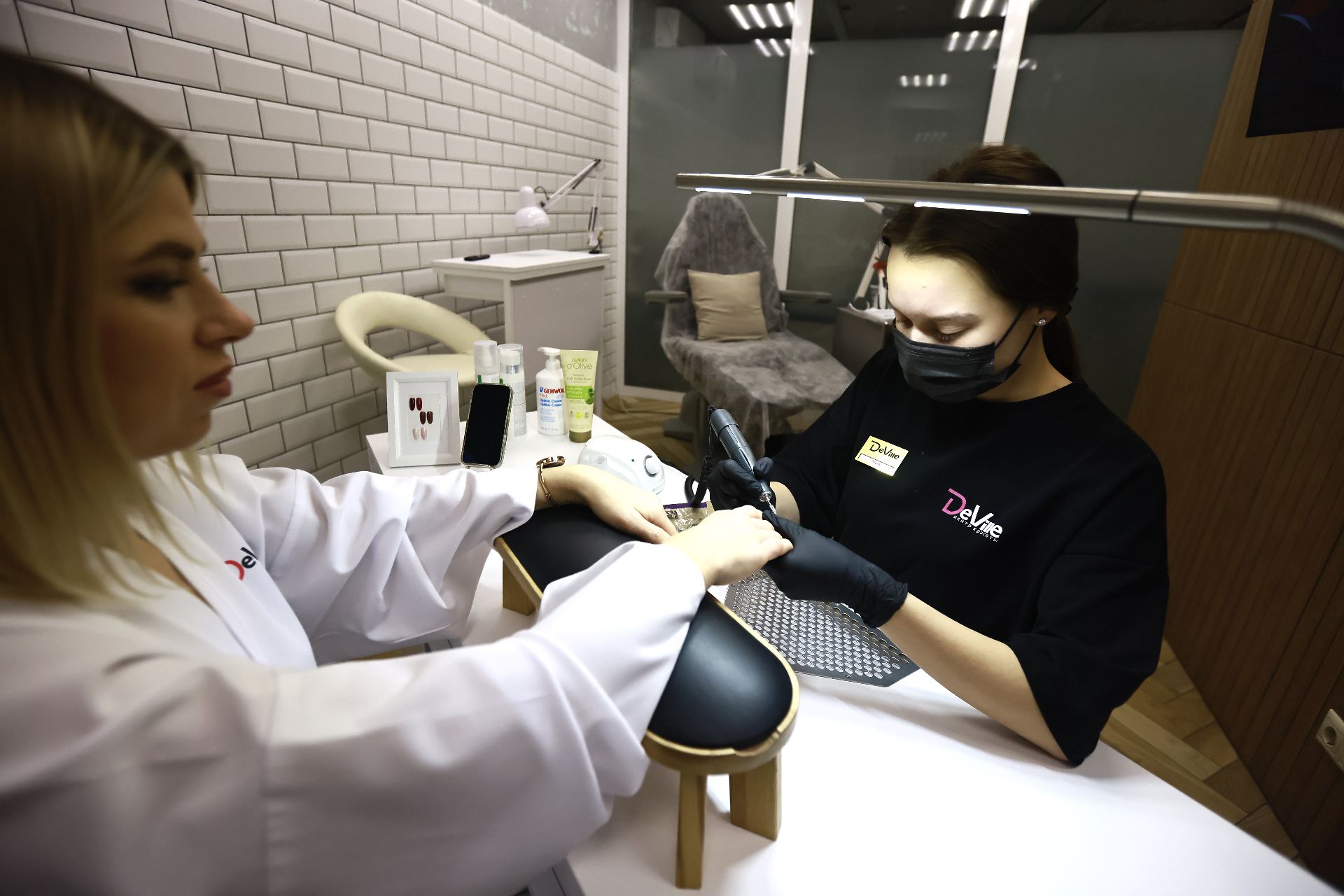 Мастера все чаще уходят из салонов и начинают работать на себя