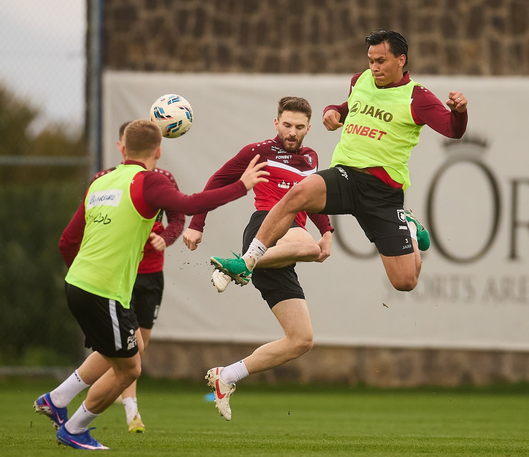 Рожков летает, Мальдонадо выгрызает, Дзюба звонит: «Рубин» выстоял под ливнем