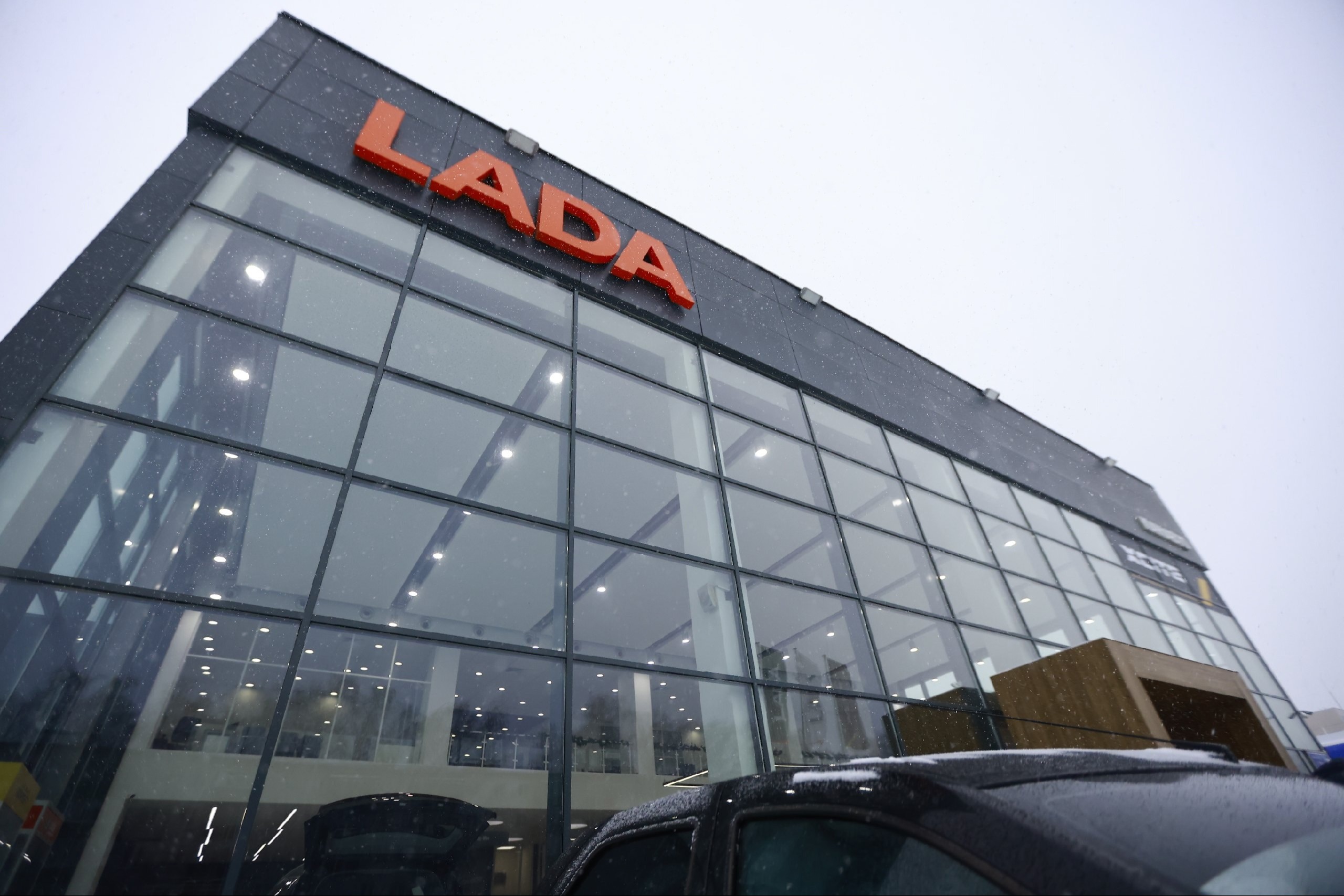 «АвтоВАЗ» ждет снижения продаж новых Lada на 15%