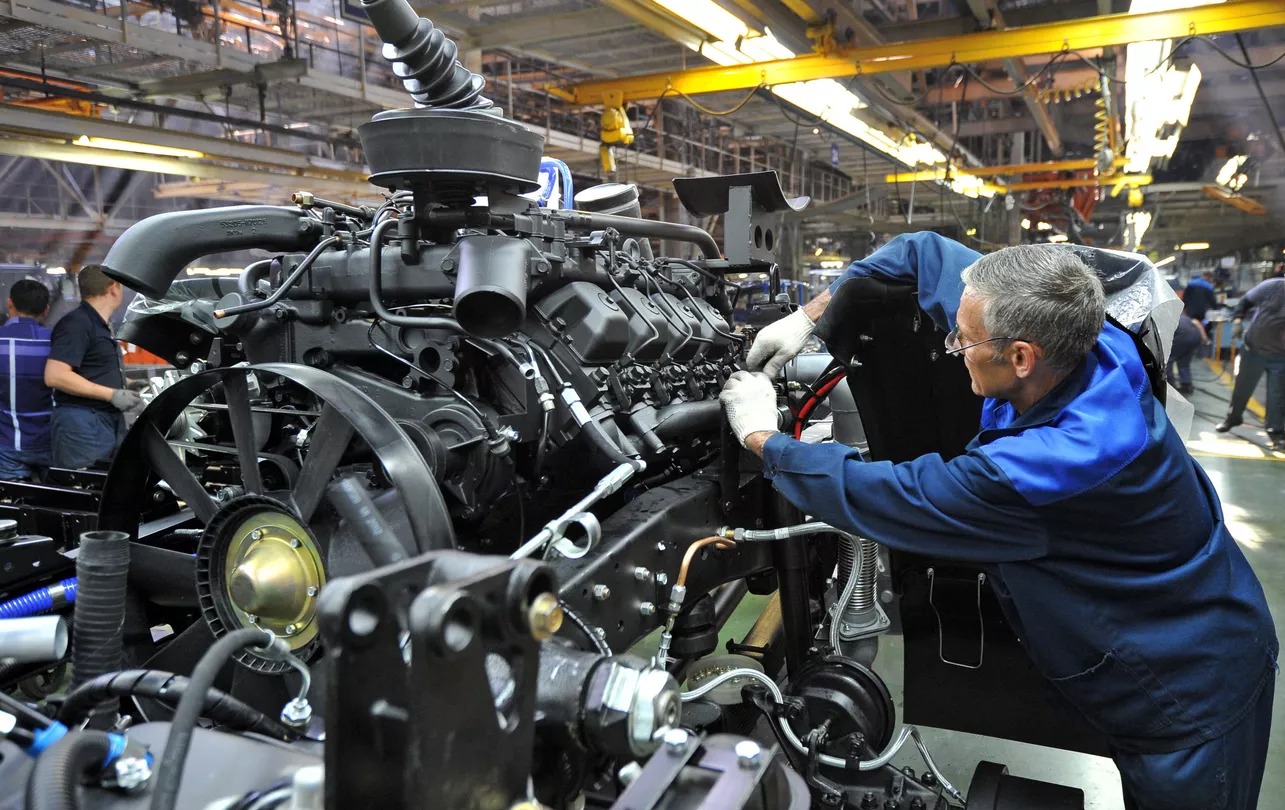 В Сети распространяются фейки о доплатах за рождение детей сотрудникам КАМАЗа