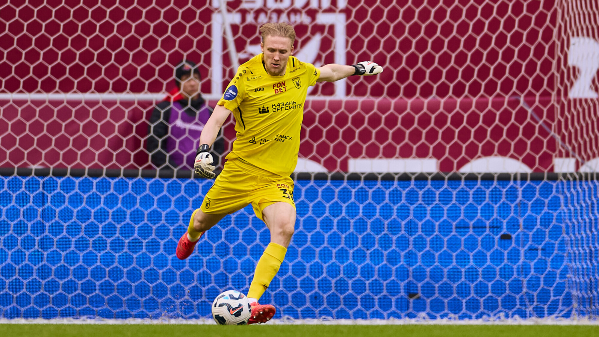 Экс-вратарь «Спартака» Ребров назвал вратарей «Рубина» «тираннозаврами»