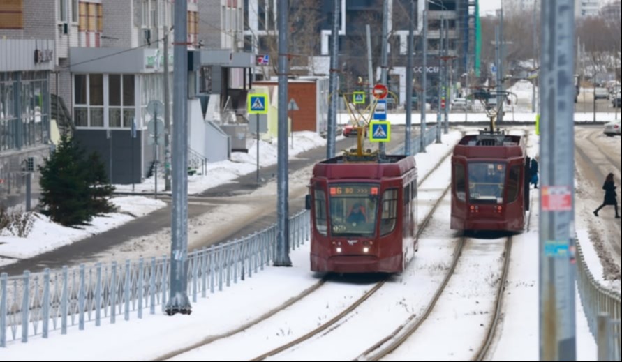 В Казани после снегопада с трамвайных путей вывезли 2 тысячи тонн снега