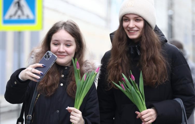 В МВД предупредили россиян о «подарках» от мошенников на 23 февраля и 8 Марта
