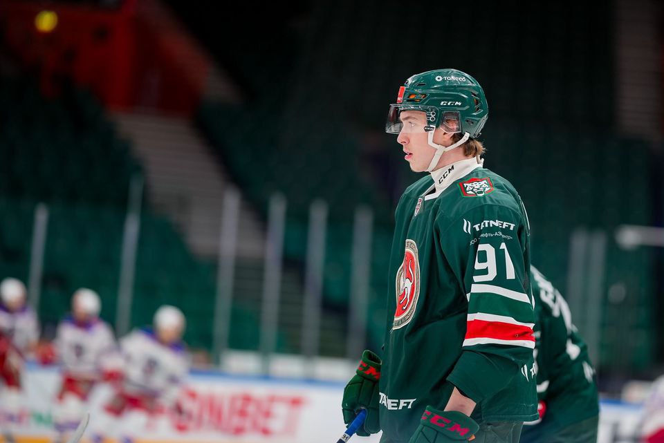 Хоккеисты «Ирбиса» проиграли последней команде своей конференции