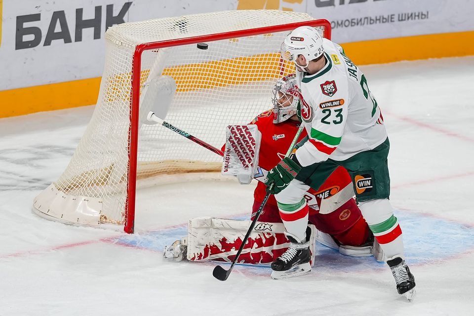 «Ак Барс» уступил  «Автомобилисту» в четвертом очном матче сезона