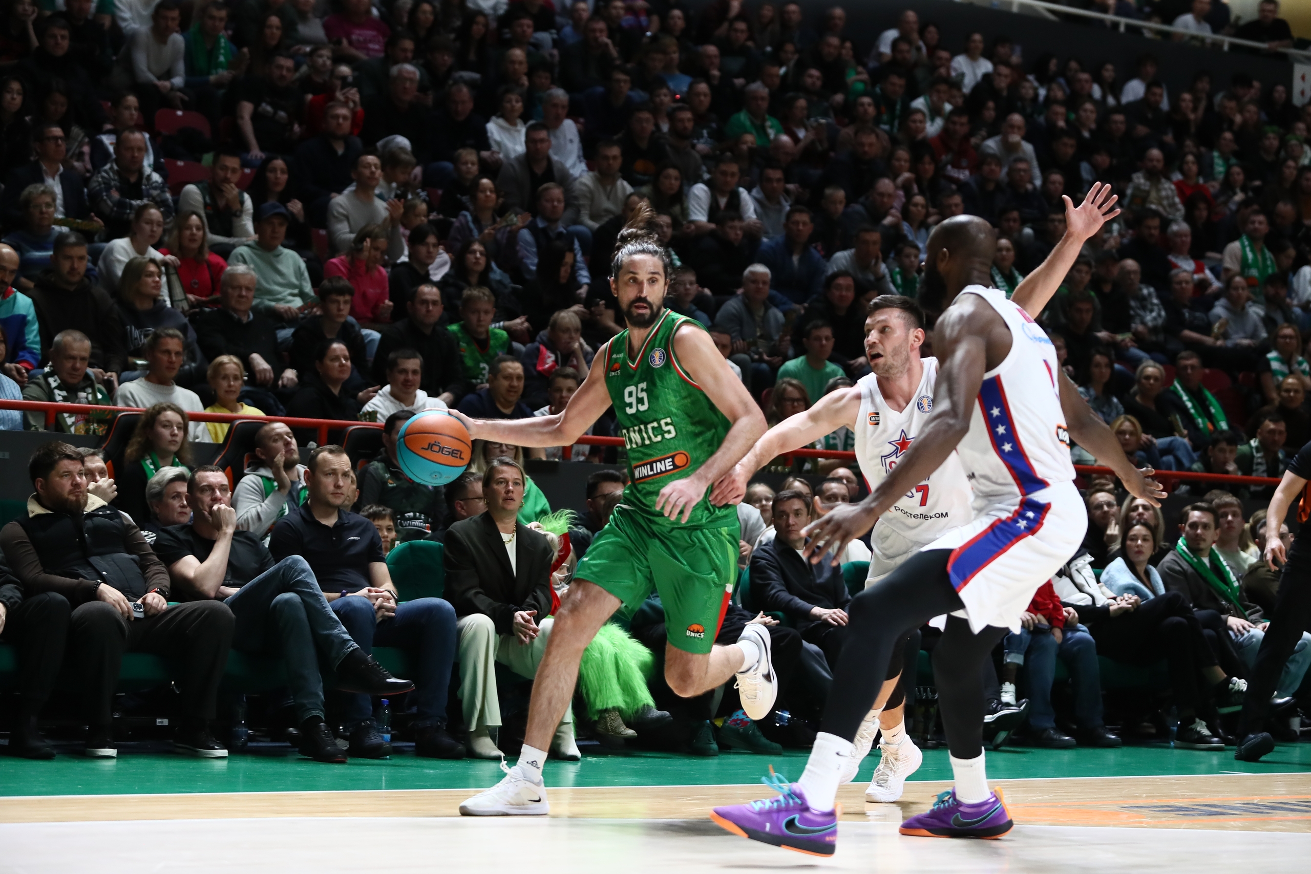 Алексей Швед и Андрей Лопатин не могут улететь из Дубая