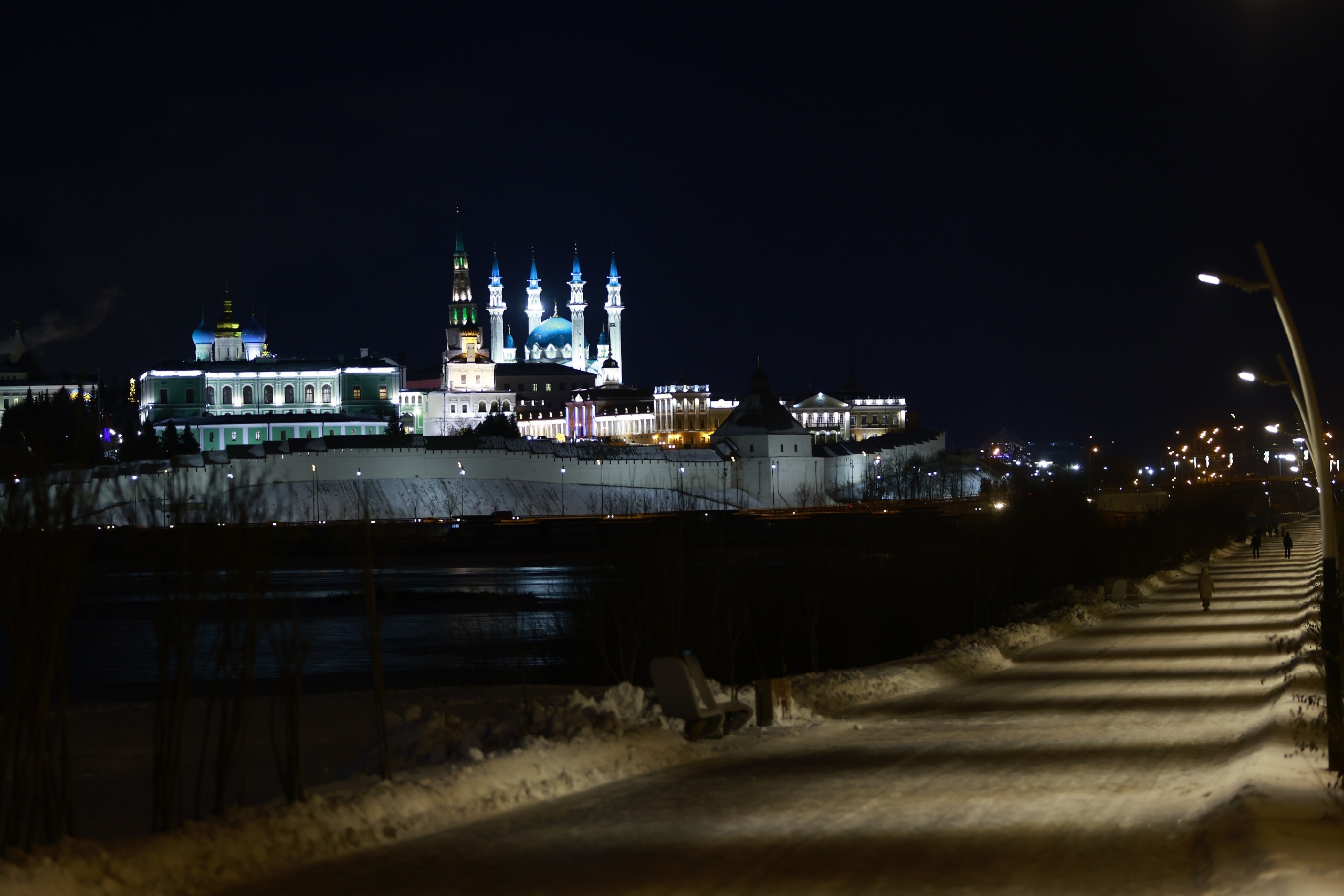 Кому повезет увидеть «Червивую Луну»