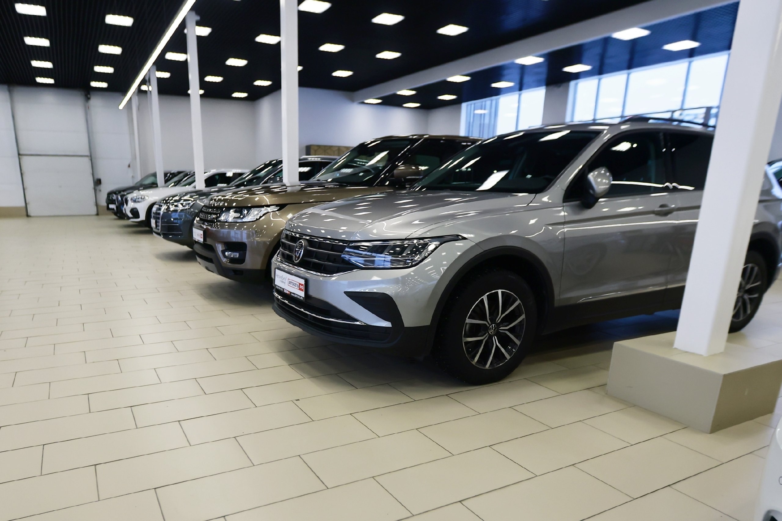 АвтоВАЗ перевел названия комплектаций на русский язык