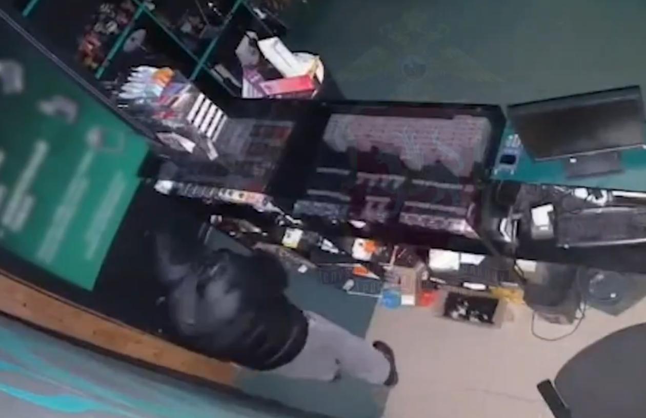 Подросток в Казани украл из торговой точки табачную продукцию на 46 тысяч