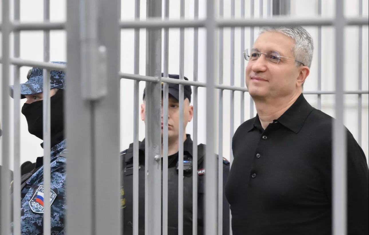 Суд отказался отправить экс-замглавы Минобороны Тимура Иванова на СВО
