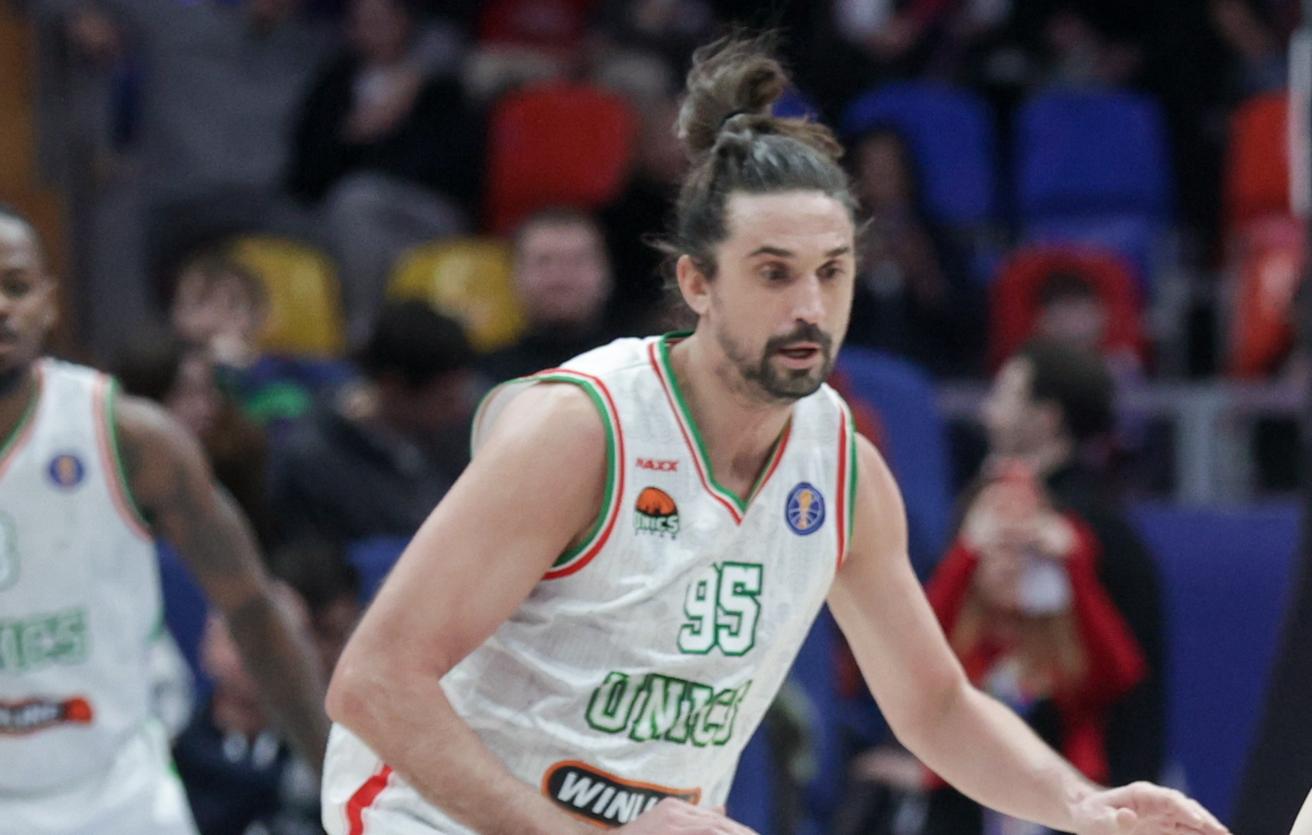 Баскетболисты УНИКСа Швед и Лопатин вернулись в Россию