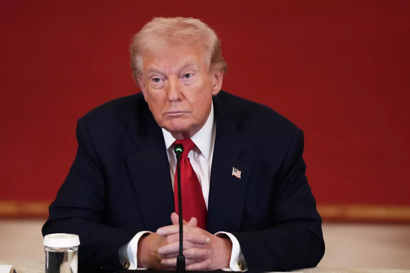 Трамп в беседе с Путиным не требовал прекращения огня на Украине, заявил Песков