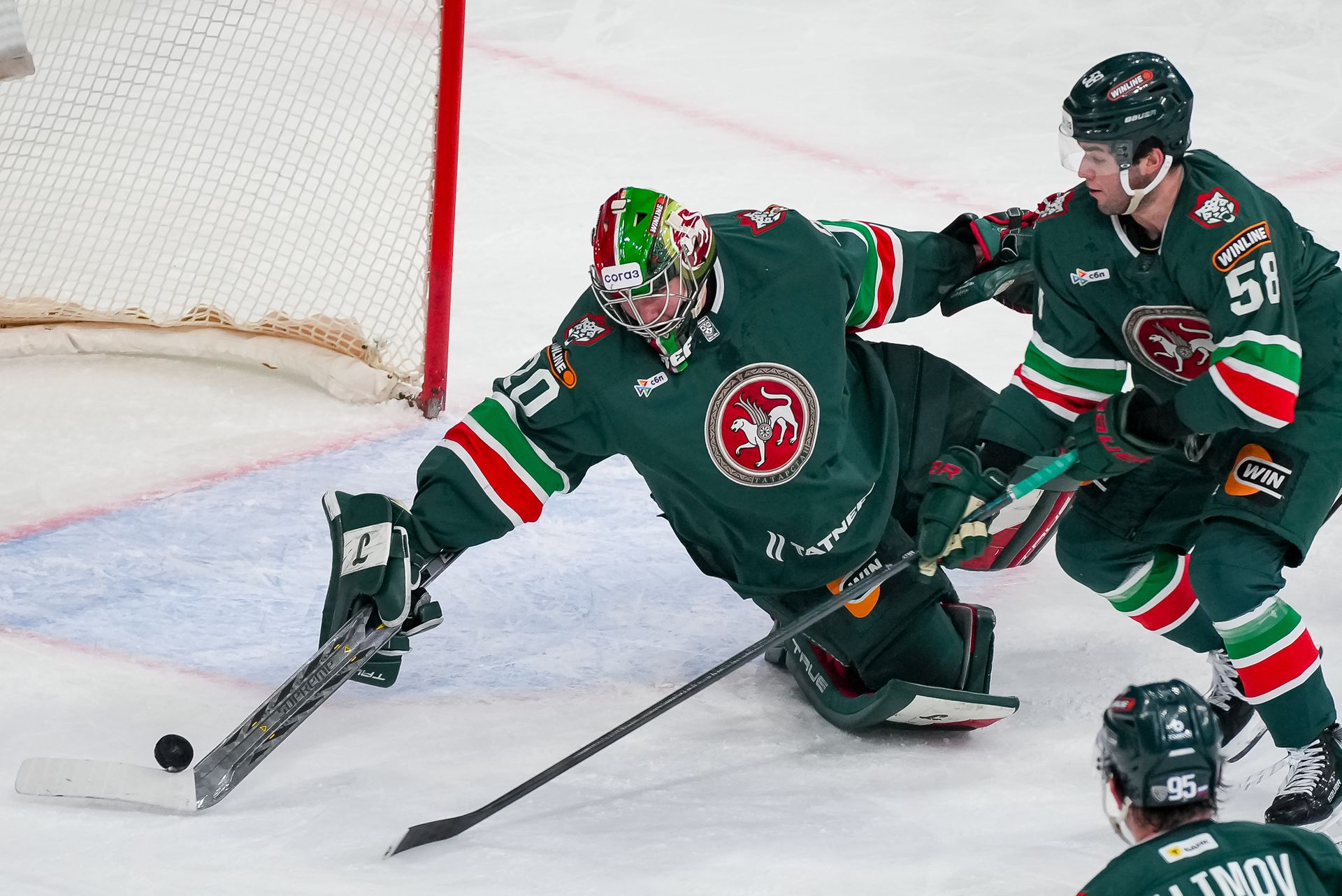 Марченко испортил «сухарь» Арефьеву: «Ак Барс» уверенно разбил «Спартак» Баркова