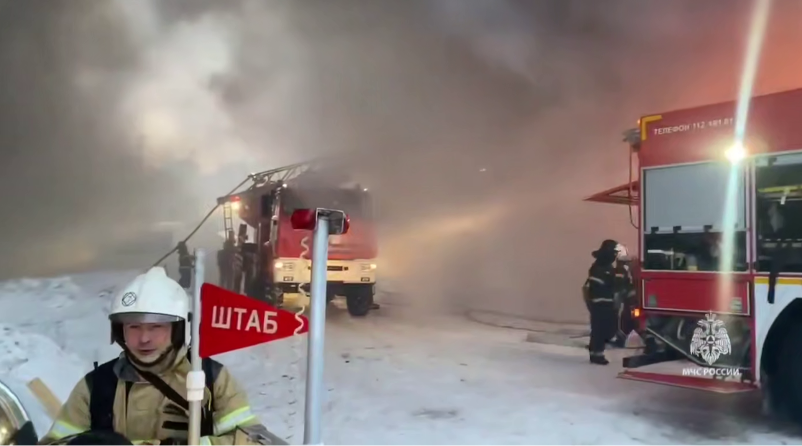 Крупный пожар на косметическом складе в Казани удалось ликвидировать