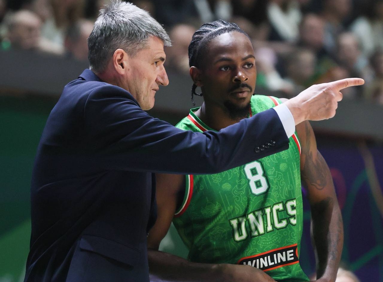 Баскетболисты УНИКСа разгромили в гостях МБА