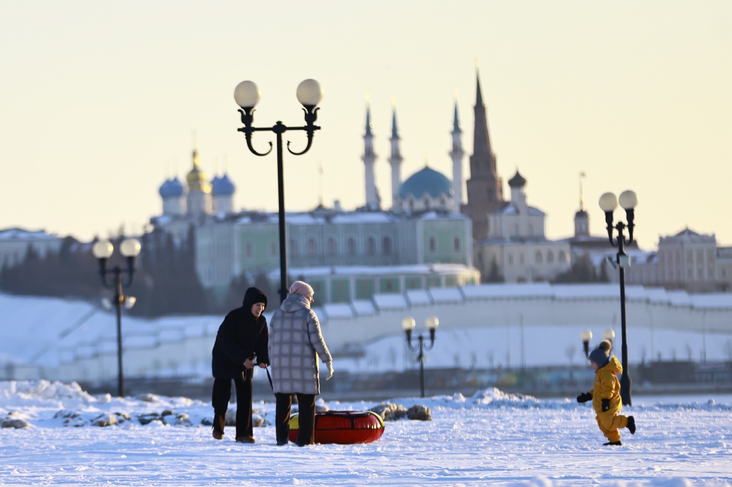 Почти 60 тысяч семей в Татарстане воспитывают трёх и более детей