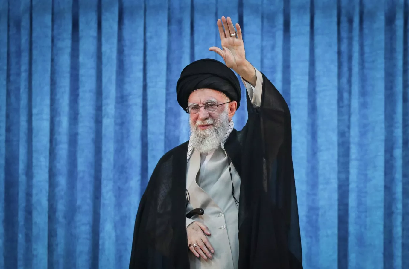 Вдова погибшего лидера Ирана Хаменеи выжила после атаки США и Израиля