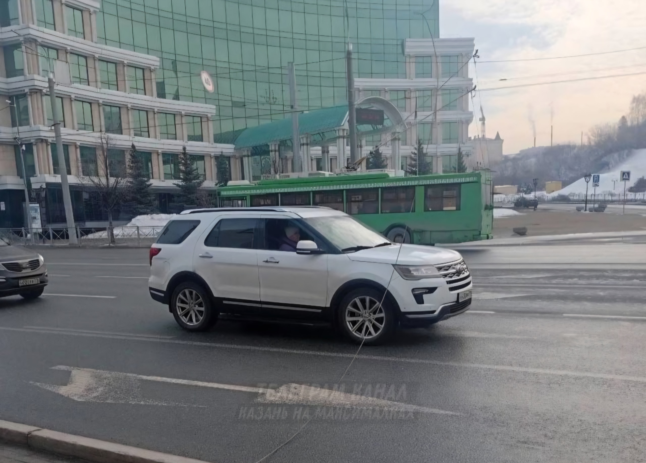 В Метроэлектротрансе прокомментировали ЧП с казанцем и проводами троллейбуса