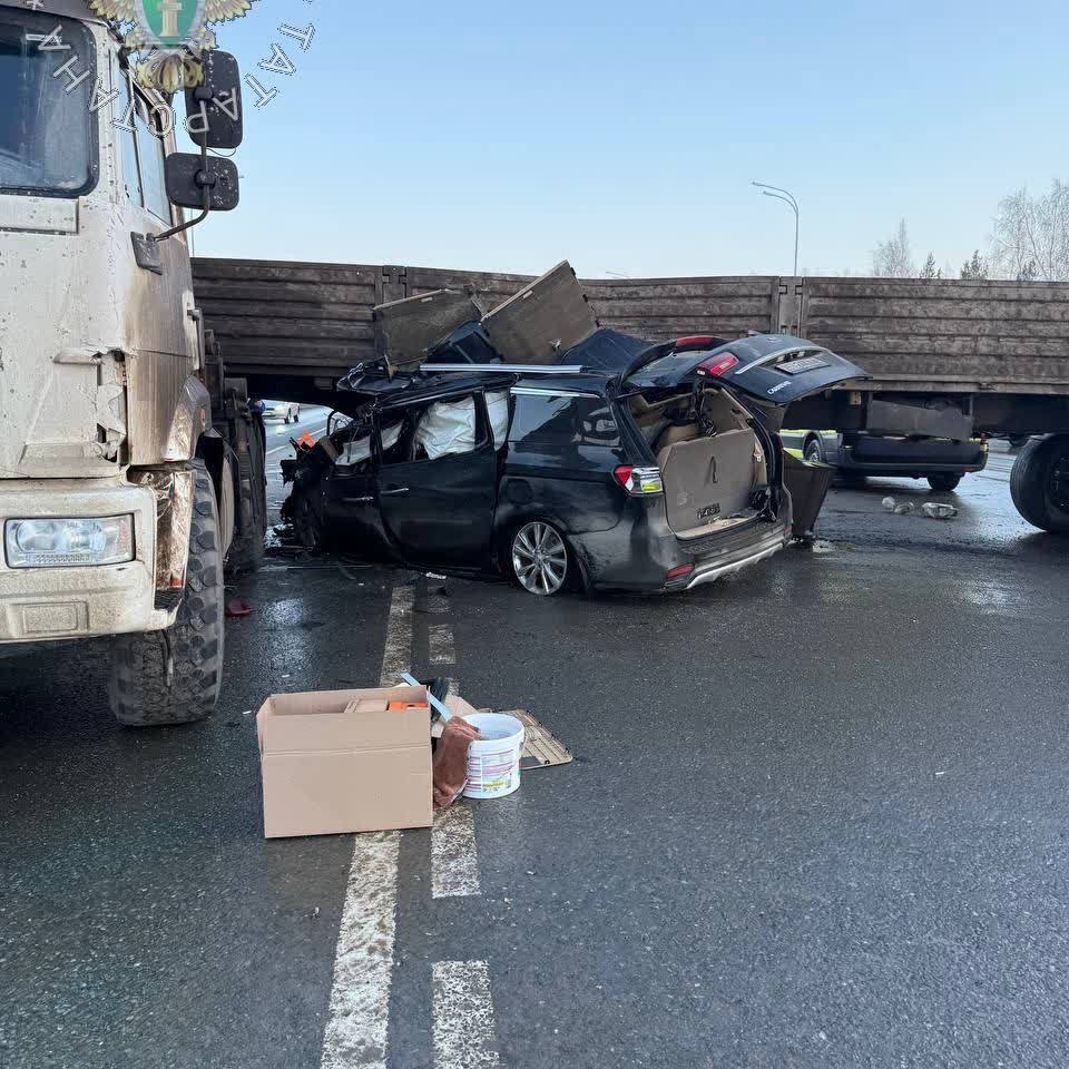 Смертельное ДТП с КАМАЗом произошло на трассе в Татарстане