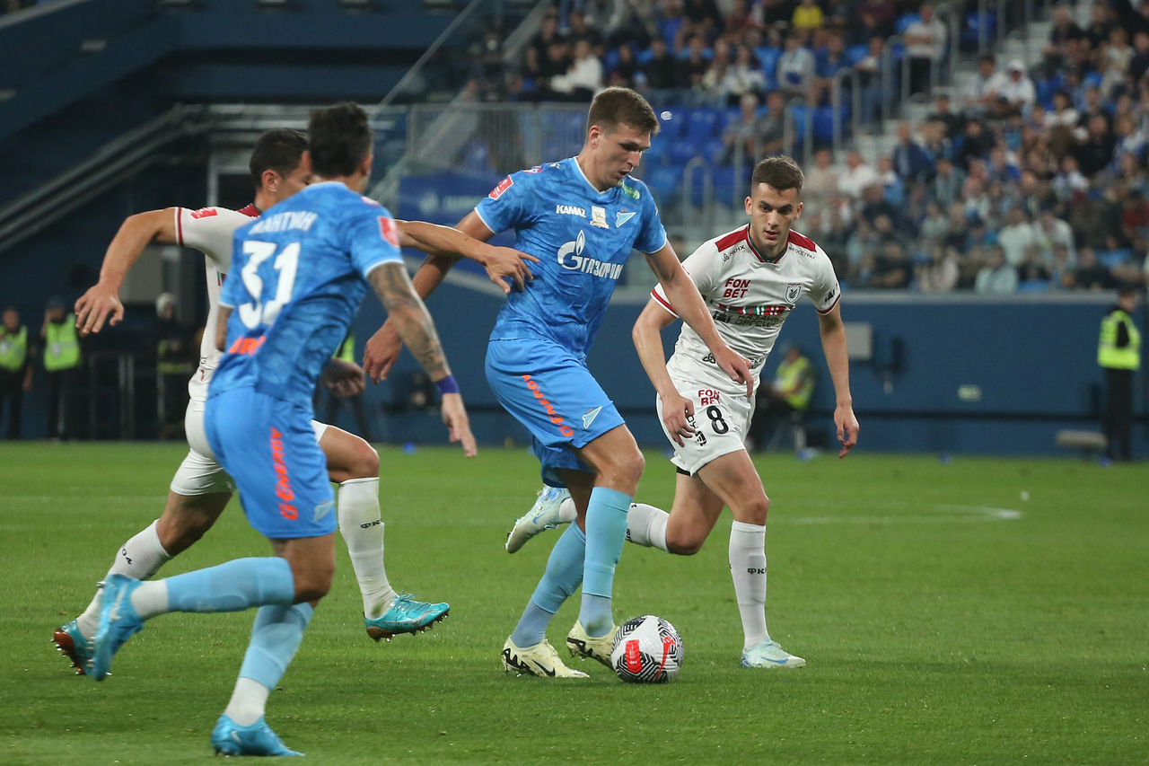 Два пенальти помогли «Зениту» обыграть «Спартак»