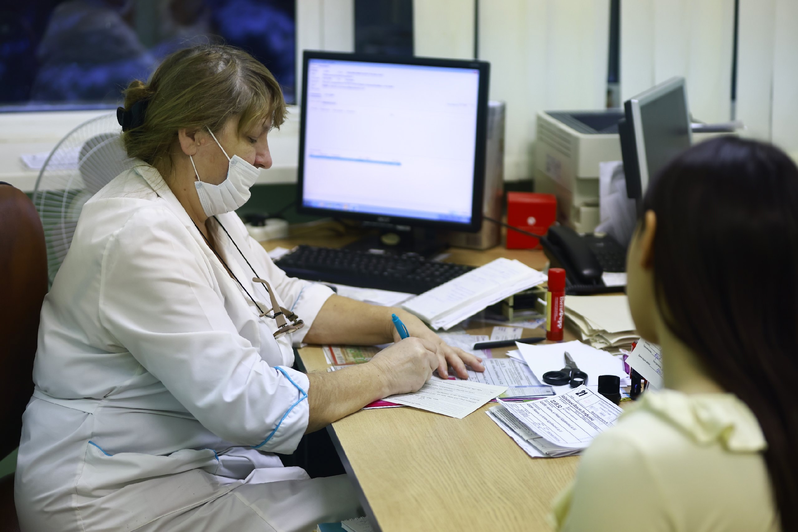 Почти 30 тысяч татарстанских медиков получают специальную соцвыплату