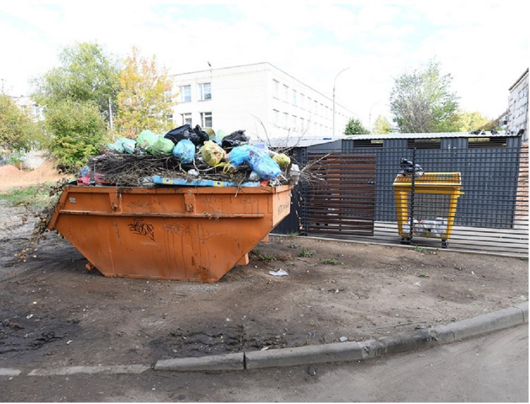 В Казани попались «серые возчики», сбрасывающие строительный мусор в контейнеры