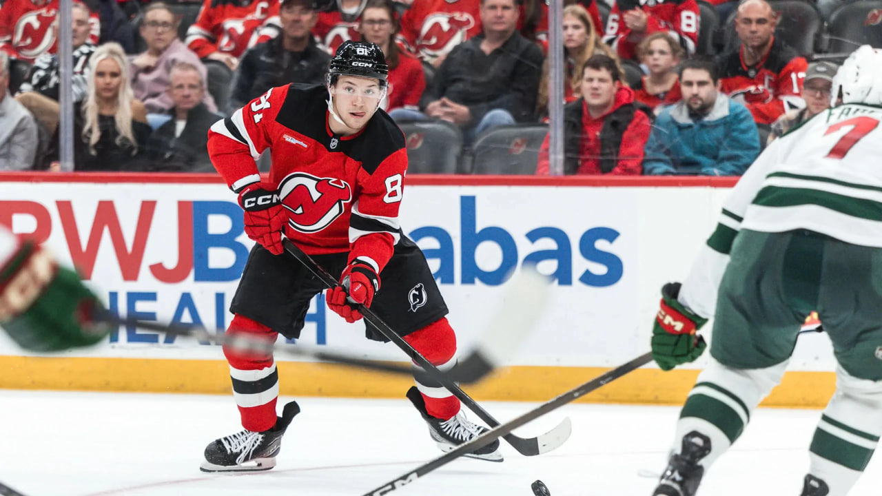 Арсений Грицюк набрал 30 очков в своем дебютном сезоне в НХЛ