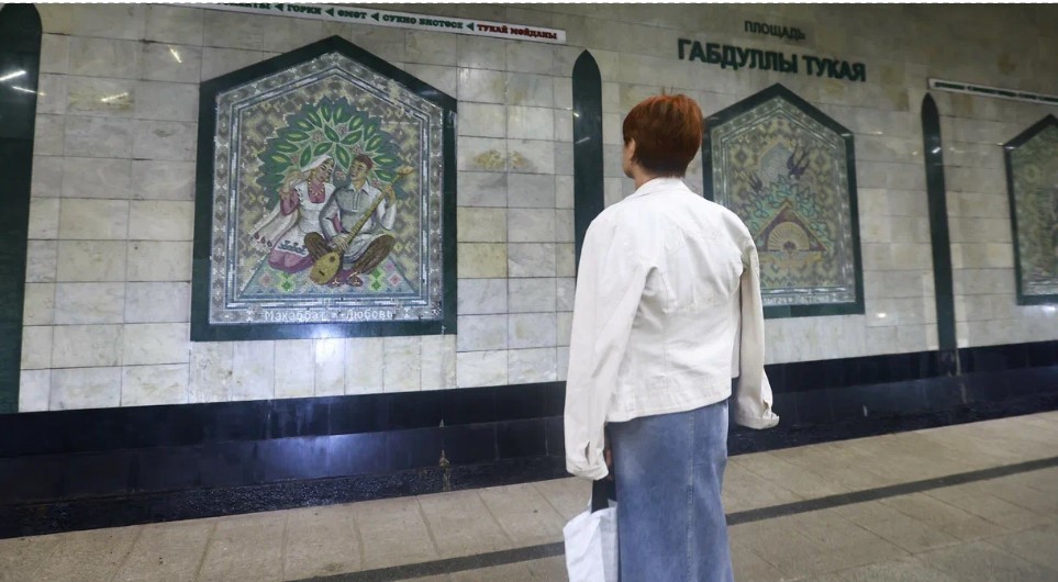 Специалисты «Метроэлектротранса» промыли свыше 17 км тоннелей казанского метро