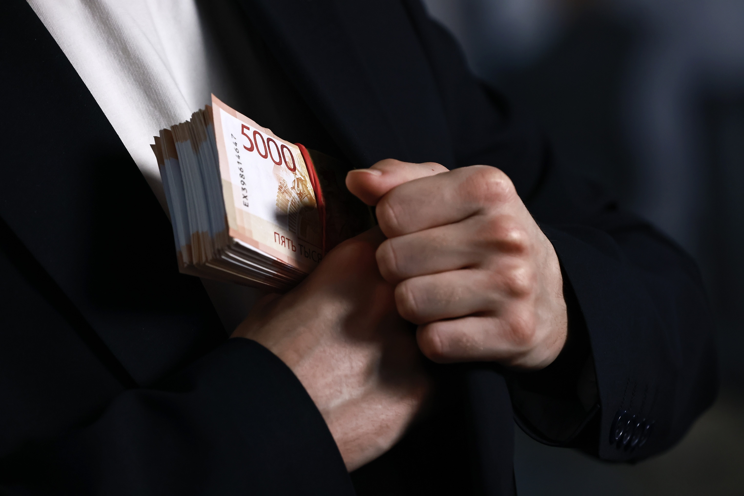 В УФНС Татарстана рассказали об опасности при зарплате «в конверте»