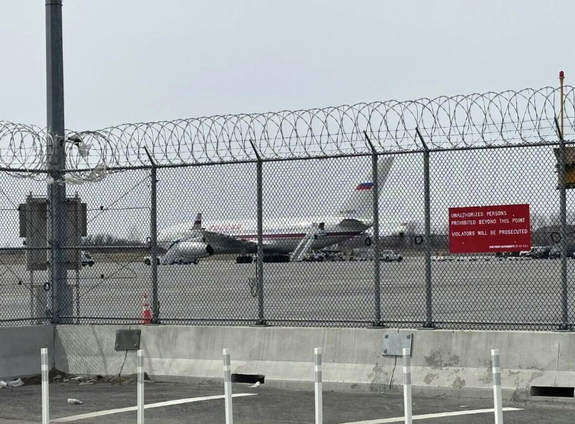 Самолет с российскими депутатами вылетел из Нью-Йорка в Вашингтон